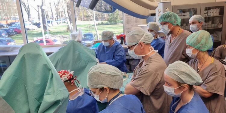 To przełomowa metoda w kraju. Szpital na Pomorzanach z nową techniką rekonstrukcji krocza