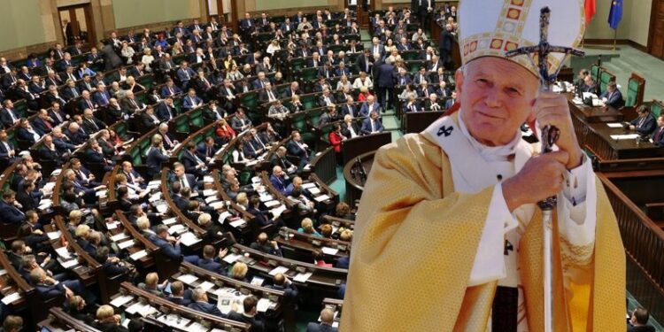 Uchwała w obronie św. Jana Pawła II przyjęta. „Nie pozwolimy, by zniszczono pamięć o Nim”