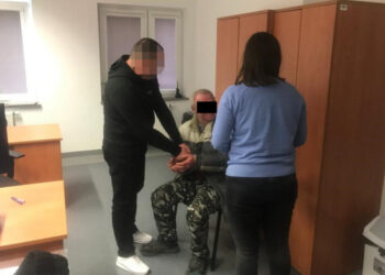 Szczeciński „prezes słup” zatrzymany na terenie stolicy. Wpadł bo pił alkohol w miejscu publicznym