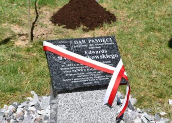 „Dąb Pamięci” kpt. Edwarda Rutkowskiego. Upamiętnienie na terenie jednostki 12 Brygady Zmechanizowanej w Szczecinie