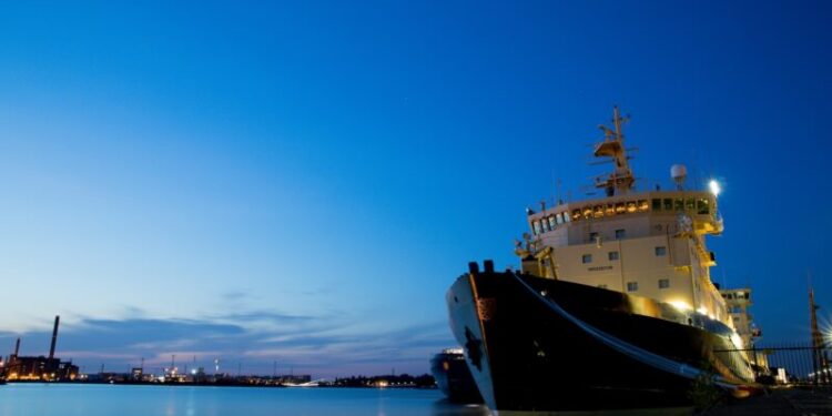 Wyjątkowa Majówka w Świnoujściu. Aż do 7 maja bezpłatne rejsy do Latarni Morskiej i Fortu Gerharda