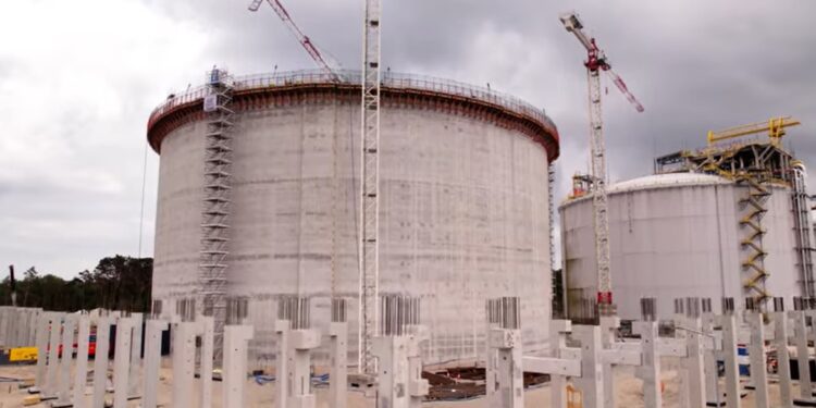 Zakaz przebywania w pobliżu terminala LNG? „To kwestia bezpieczeństwa”