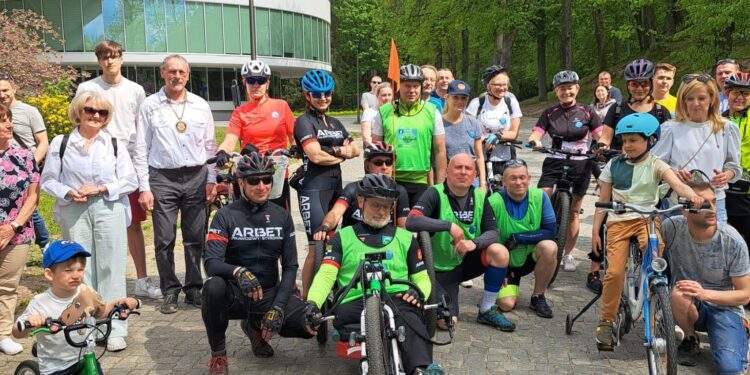 600 km pomocy. Kolarze jadą, by wesprzeć rehabilitację 8-latka z Koszalina