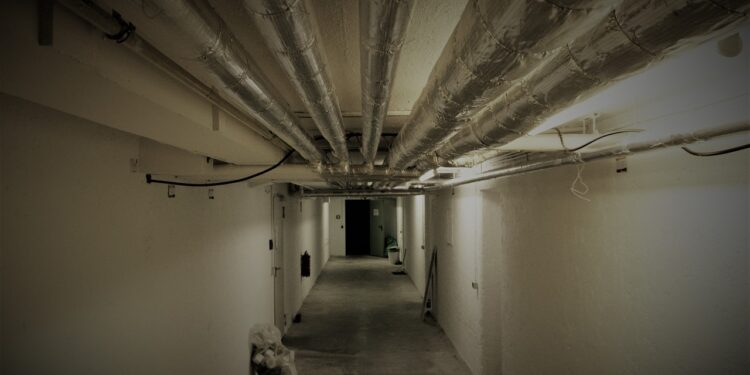 Szczecin: Usiłował włamać się do piwic. Zaskoczyła go policja