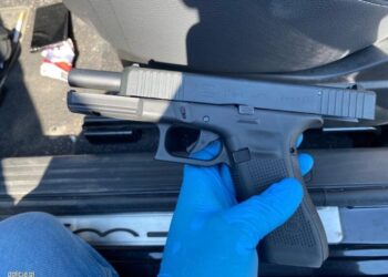 Jechał Fiatem 500 na niemieckich numerach po autostradzie A2 i strzelał z broni. Został zatrzymany w Gryfinie