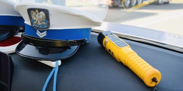 Stargard: Wzorowa postawa trzech mężczyzn zapobiegła tragedii. Zatrzymali pijanego kierowcę