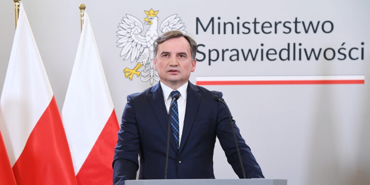 Minister Ziobro blokuje konkluzje Rady Europejskiej. Chodzi o przywileje osób LGBT