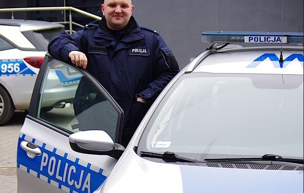 Skuteczna interwencja funkcjonariusza. Policjant z Mirosławca w czasie wolnym od służby zatrzymał nietrzeźwego kierującego