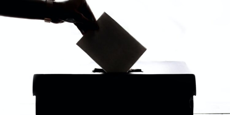 Referendum już 15 października. Znamy komplet pytań, na jakie odpowiedzą Polacy