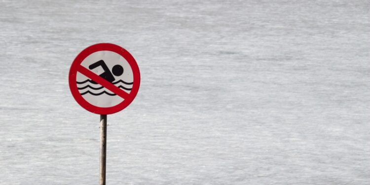 Nadchodzą gorące dni. Które kąpieliska są zamknięte?