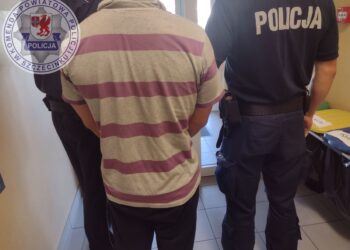 Barwice: Włamał się na plebanię, ukradł rower, laptopa i… blachę z ciastem. 32-latek zatrzymany