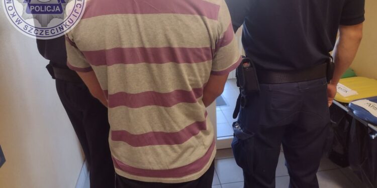 Barwice: Włamał się na plebanię, ukradł rower, laptopa i… blachę z ciastem. 32-latek zatrzymany