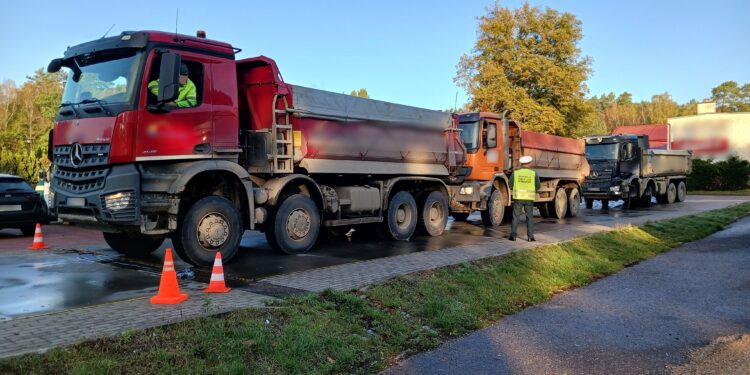 Wagowy skandal – czyli jak mocno przeładowane ciężarówki jeżdżą po naszych drogach