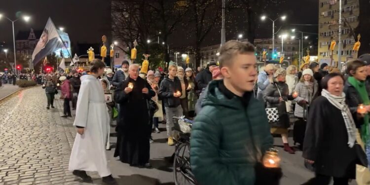 Niewyobrażalna fala hejtu – atak na szczecińską „Procesję ze Świętymi”