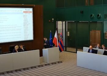 Sesja Rady Miasta: Wyższe stawki podatku od nieruchomości i „zielona kanalia”
