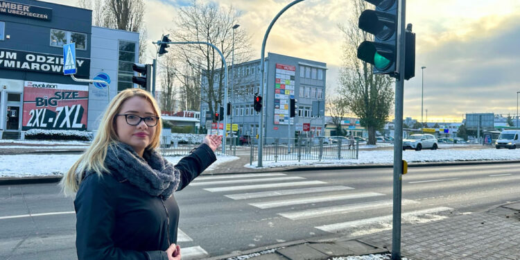 Sprawne działanie radnej Szczecina. Przy ulicy Mieszka I powstała sygnalizacja świetlna.
