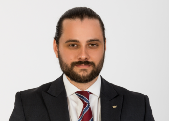 Dariusz Olech wchodzi do gry o fotel prezydenta Szczecina.