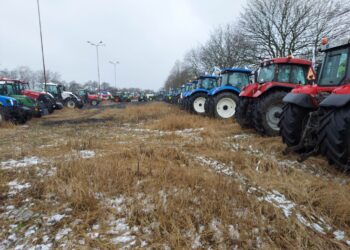 Rolnicy kontynuują protest