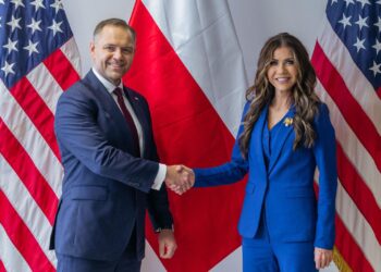 Sekretarz ds. bezpieczeństwa narodowego USA Kristi Noem na tegorocznej edycji „Conservative Political Action Conference” w Jasionce.