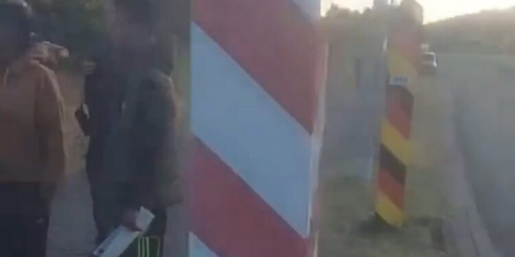 Niemcy codziennie odsyłają migrantów do Polski. Rośnie napięcie na granicy zachodniej.