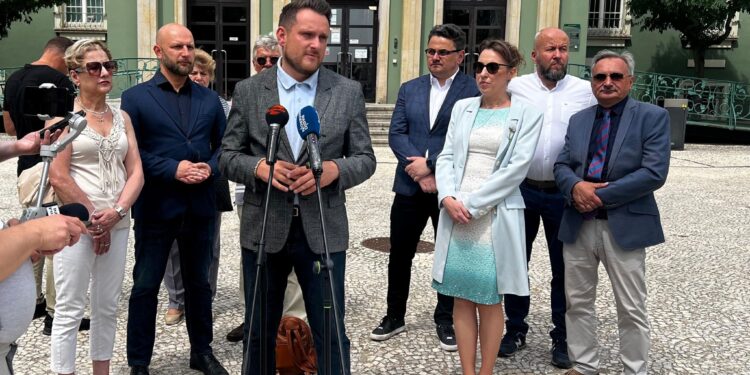 KO manipuluje obywatelskim projektem! Radni PiS: „Podła ingerencja!”